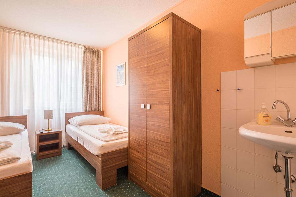 City Hotel Ansbach Am Kadewe Берлин Экстерьер фото