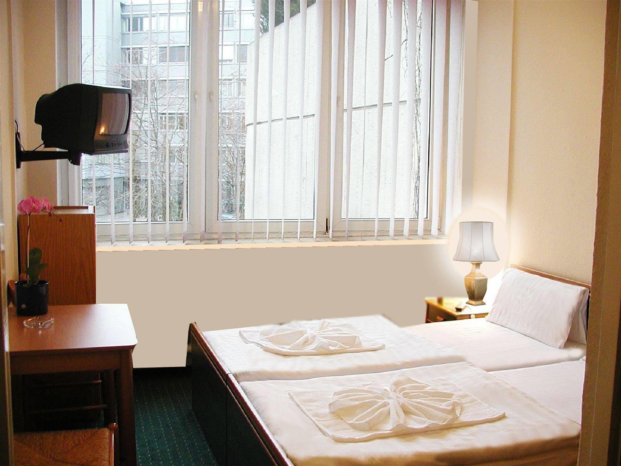City Hotel Ansbach Am Kadewe Берлин Экстерьер фото