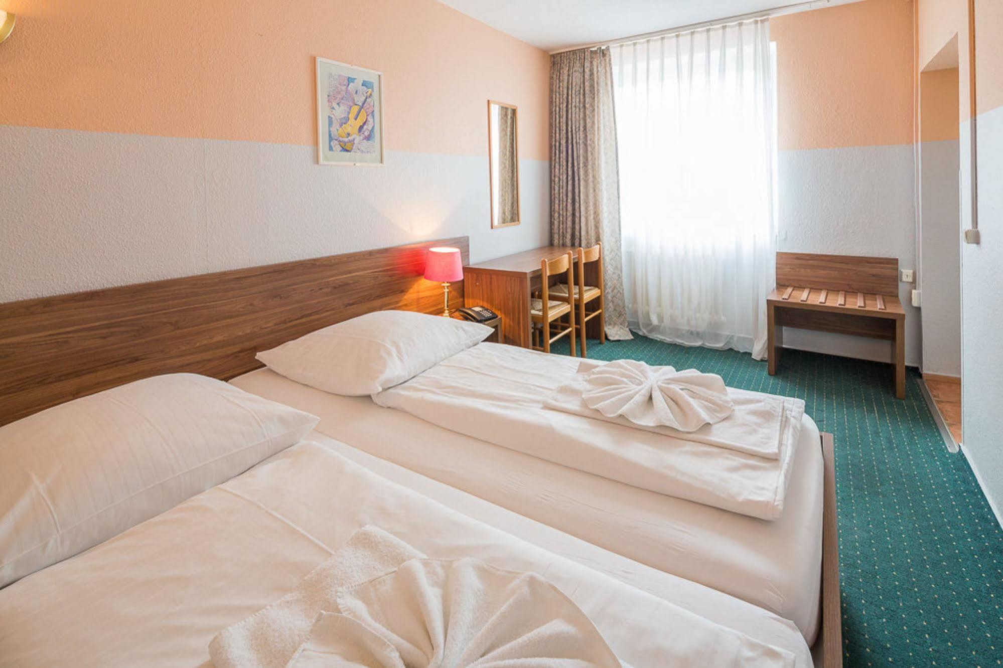 City Hotel Ansbach Am Kadewe Берлин Экстерьер фото
